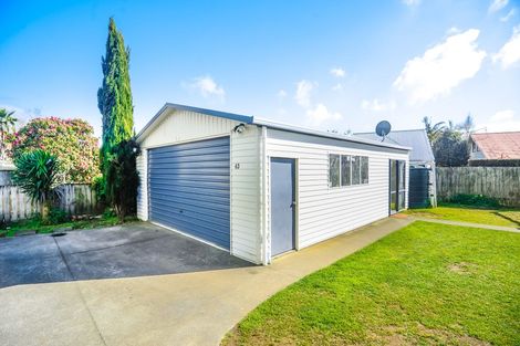 Photo of property in 43 Hereford Street, Te Atatu Peninsula, Auckland, 0610
