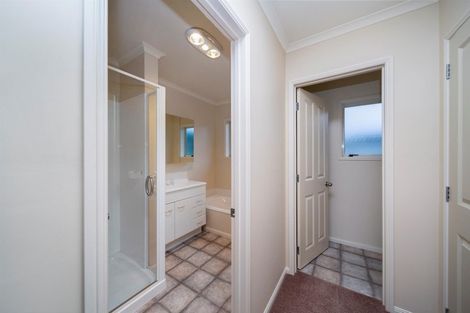 Photo of property in 140 Waihi Road, Hawera, 4610