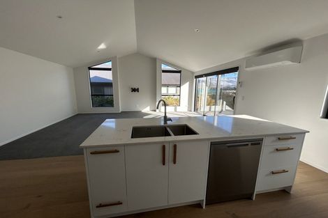Photo of property in 62 Kirimoko Crescent, Wanaka, 9305