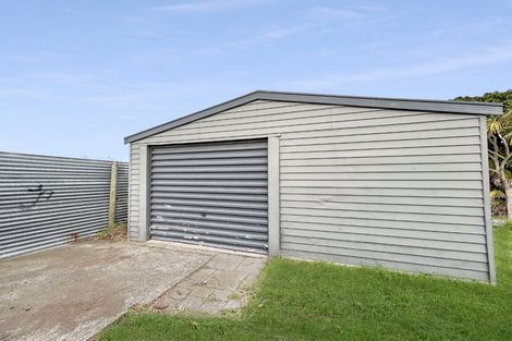 Photo of property in 27 Cross Street, Castlecliff, Whanganui, 4501