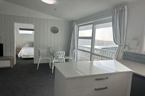 Photo of property in 14b Kahu Road, Paremata, Porirua, 5024