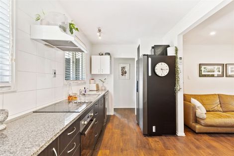 Photo of property in 9 Paewai Road, Glen Eden, Auckland, 0602