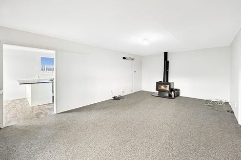 Photo of property in 27 Cross Street, Castlecliff, Whanganui, 4501