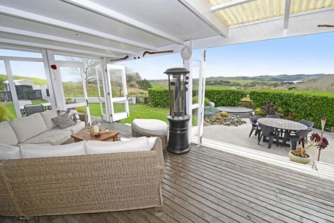 Photo of property in 956 Oneriri Road, Kaiwaka, 0573