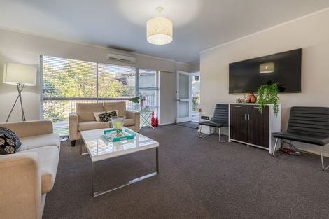 Photo of property in 2/18 Kashmir Road, Glen Eden, Auckland, 0602