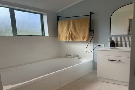 Photo of property in 79 Woodglen Road, Glen Eden, Auckland, 0602