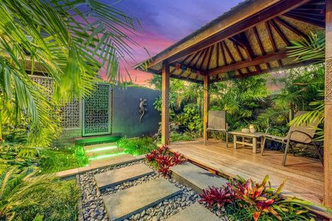 Photo of property in 1/25 Seymour Road, Mellons Bay, Auckland, 2014