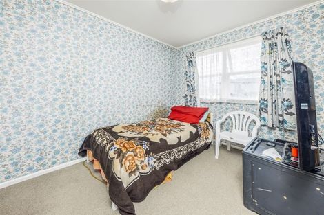 Photo of property in 70 Cargill Street, Papakura, 2110