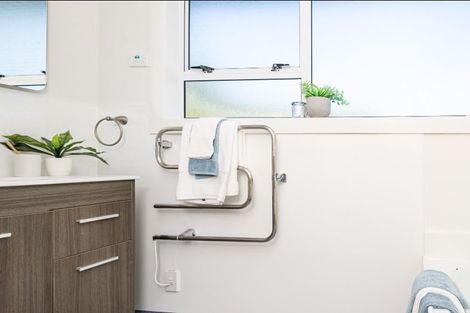 Photo of property in 9 Omega Street, Newlands, Wellington, 6037