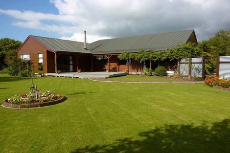 Photo of property in 29 Eastons Road, Westport, 7825