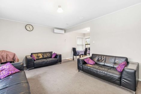 Photo of property in 29 Plumley Crescent, Mangere, Auckland, 2022