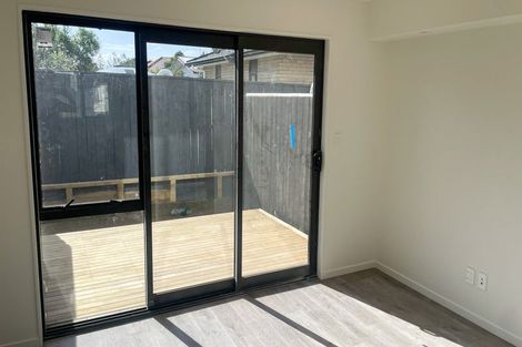 Photo of property in 3/5 Hikurangi Street, Te Atatu Peninsula, Auckland, 0610