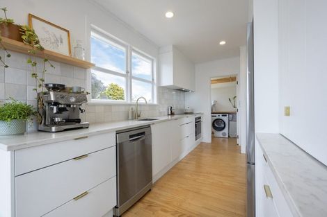 Photo of property in 8 Brennan Avenue, Te Atatu Peninsula, Auckland, 0610