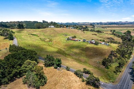 Photo of property in 380 Kaipara Coast Highway, Helensville, Kaukapakapa, 0871