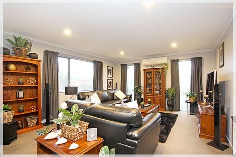 Photo of property in 15 Forbes Road, Foxton Beach, Foxton, 4815
