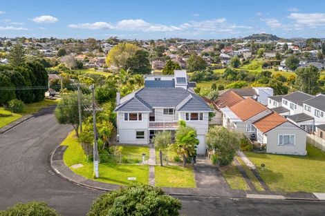 Photo of property in 108 Eversleigh Road, Belmont, Auckland, 0622