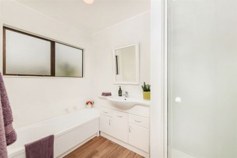 Photo of property in 25 Clearview Heights, Ranui, Auckland, 0612