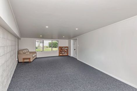 Photo of property in 22 Karoro Road, One Tree Point, 0118
