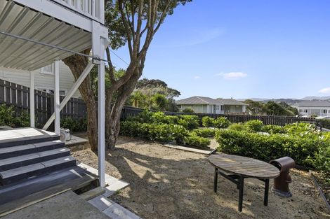 Photo of property in 167 Sutherland Road, Lyall Bay, Wellington, 6022