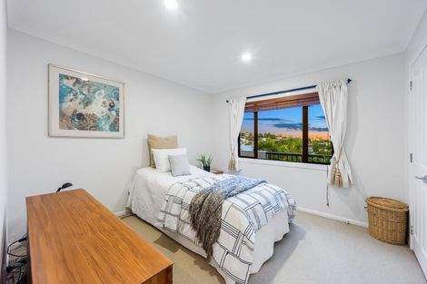 Photo of property in 36 Woodridge Avenue, Northcross, Auckland, 0630