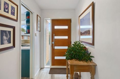 Photo of property in 2 Magnolia Lane, St Albans, Christchurch, 8052