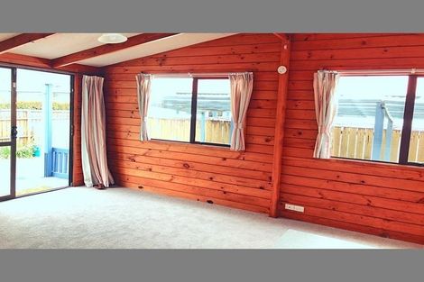 Photo of property in 49 Larnoch Road, Henderson, Auckland, 0610