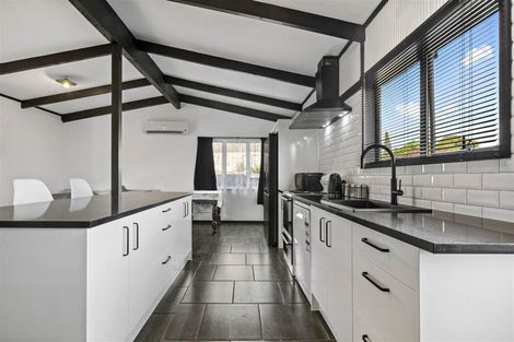 Photo of property in 20 Crosby Road, West Harbour, Auckland, 0618