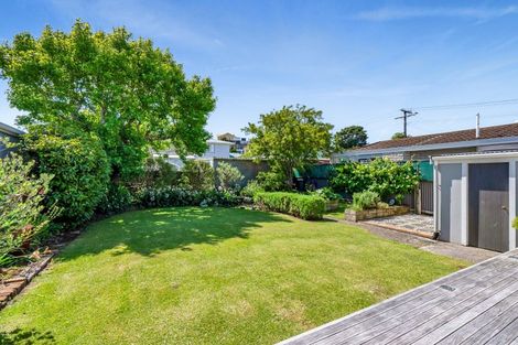 Photo of property in 86 Tukapa Street, Westown, New Plymouth, 4310