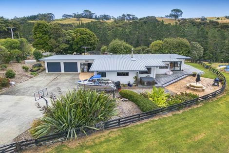 Photo of property in 436 Kanohi Road, Kaukapakapa, 0873