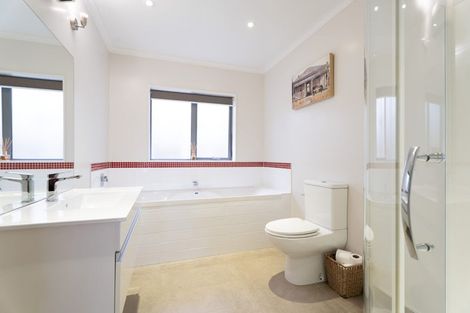 Photo of property in 178 Mark Avenue, Grenada Village, Wellington, 6037