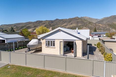 Photo of property in 4 Down Street, Cromwell, 9310