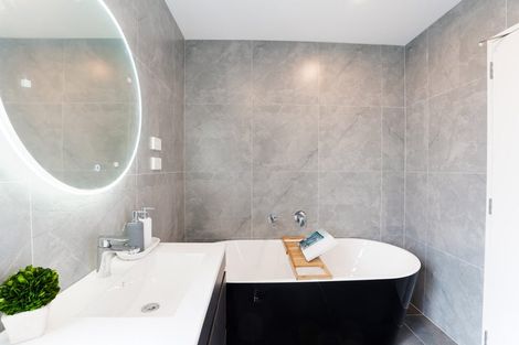 Photo of property in 3/44 Normandy Place, Henderson, Auckland, 0610