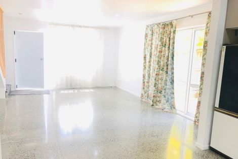 Photo of property in 9 Humphrey Kemp Avenue, Henderson, Auckland, 0612