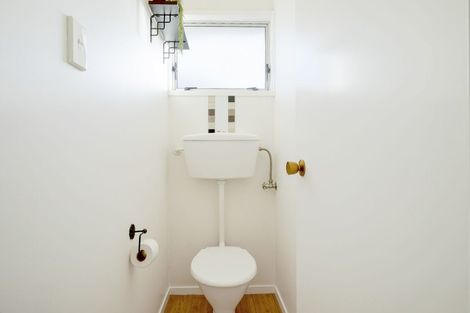 Photo of property in 5 Mckinley Road, Sunnyvale, Auckland, 0612