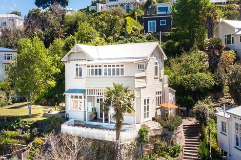Photo of property in 16 Brewster Street, Bluff Hill, Napier, 4110