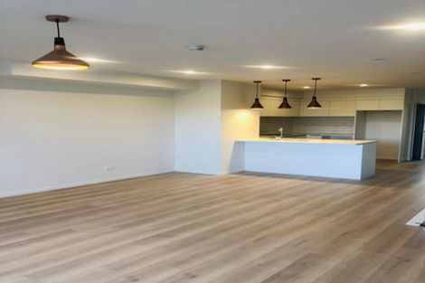 Photo of property in 14 Ingham Court, Fairview Heights, Auckland, 0632