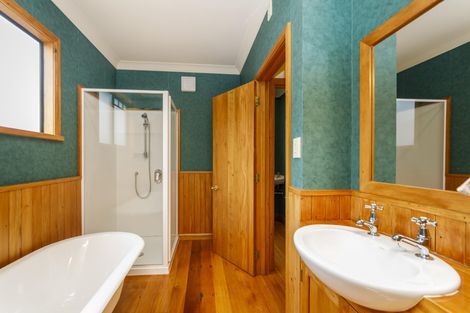 Photo of property in 44 Ruamahanga Crescent, Terrace End, Palmerston North, 4410