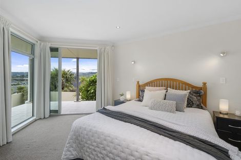 Photo of property in 2 Metzenthin Close, Raumati South, Paraparaumu, 5032