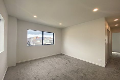 Photo of property in 1 Pukeko Road, Hobsonville, 0616