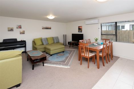 Photo of property in 9 Darren Crescent, Half Moon Bay, Auckland, 2012