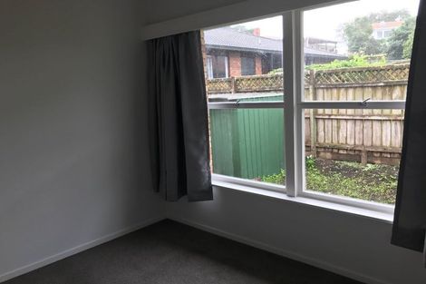 Photo of property in 3/24 Tobruk Crescent, Milford, Auckland, 0620
