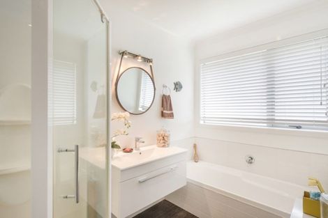 Photo of property in 27 Norfolk Drive, Cambridge, 3434