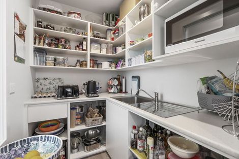 Photo of property in 2 Burgundy Drive, Martinborough, 5711