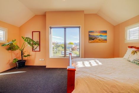 Photo of property in 9 Meadowbrook Place, Wanaka, 9305