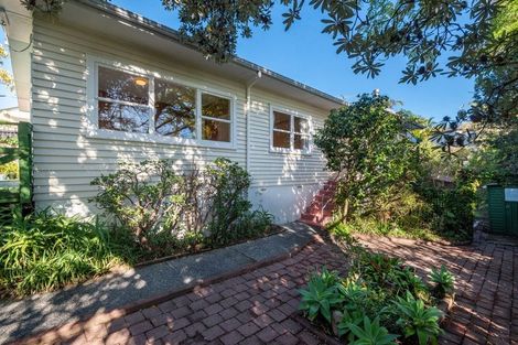 Photo of property in 64 County Road, Torbay, Auckland, 0630