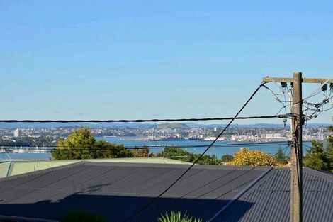 Photo of property in 81 Pupuke Road, Northcote, Auckland, 0627