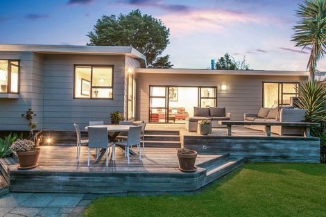 Photo of property in 1/3 Corunna Road, Milford, Auckland, 0620