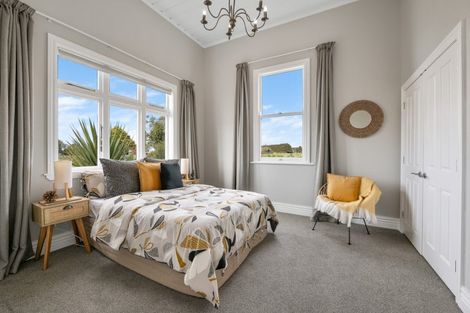 Photo of property in 56 Flint Road W, Stratford, 4332