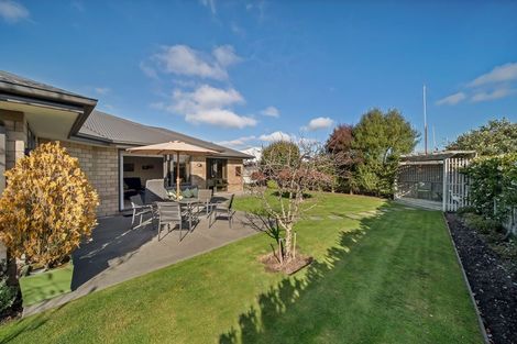 Photo of property in 16 Gilchrist Place, Kaiapoi, 7630