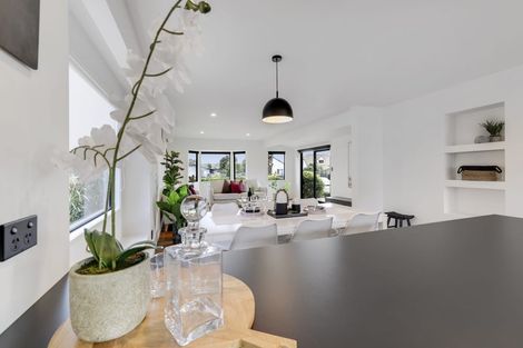 Photo of property in 51 Poaka Avenue, Dinsdale, Hamilton, 3204